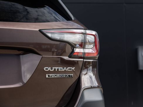 Used 2021 Subaru Outback Touring XT AWD/4WD image 12