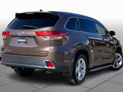 Used 2017 Toyota Highlander Limited image 12