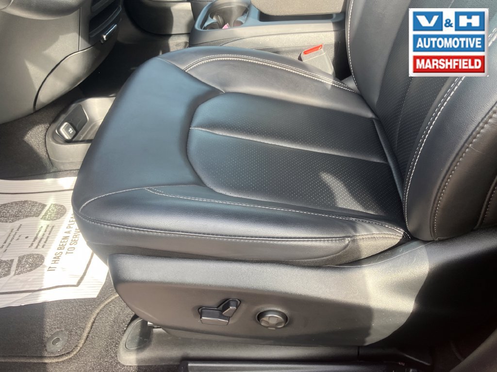 Used 2025 Chrysler Pacifica Select FWD image 21