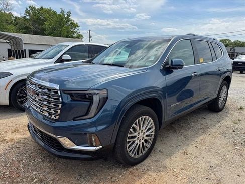 Used 2025 GMC Acadia Denali FWD image 9