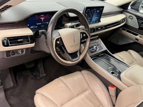 Used 2020 Lincoln Aviator Reserve w/ Equipment Group 202A AWD/4WD image 3