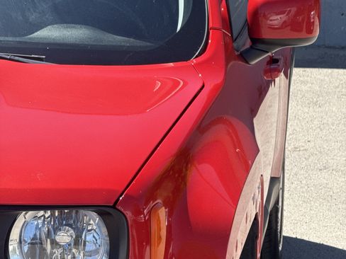 Used 2021 Jeep Renegade Latitude AWD/4WD image 25