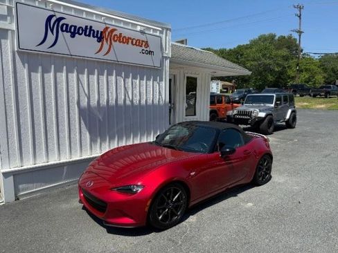 Used 2016 MAZDA MX-5 Miata Club RWD image 11