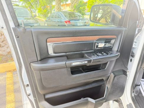 Used 2018 RAM 1500 Laramie w/ Convenience Group AWD/4WD image 34