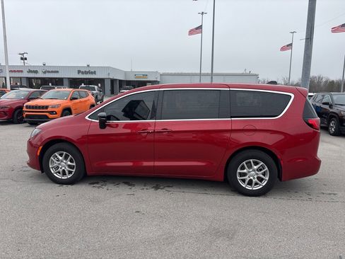 New 2026 Chrysler Voyager LX image 6
