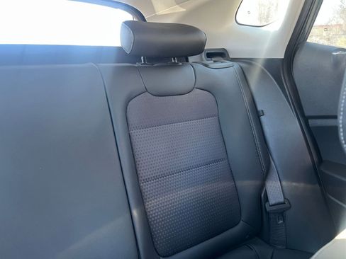 Used 2025 Chevrolet Trax LT image 35