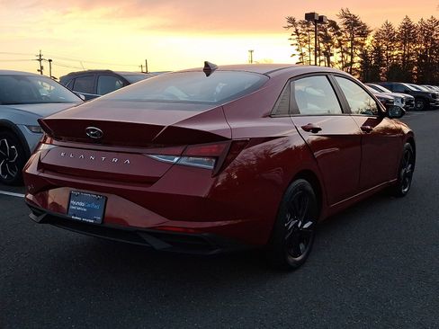 Certified 2023 Hyundai Elantra SEL w/ Preferred Accessory Package image 12