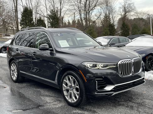 Certified 2022 BMW X7 xDrive40i w/ Premium Package image 3