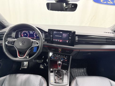 Used 2025 Volkswagen Jetta GLI Autobahn image 16