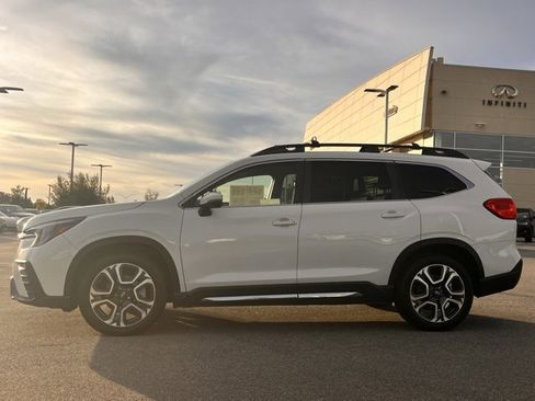 Used 2023 Subaru Ascent Limited image 2