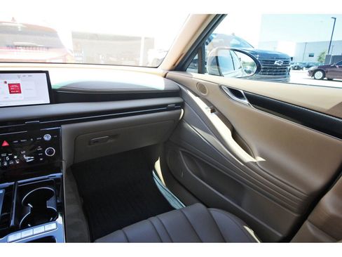 Used 2025 Genesis G80 2.5T image 12