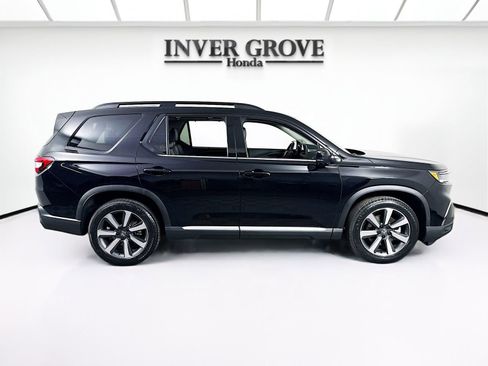 Used 2025 Honda Pilot Touring image 4
