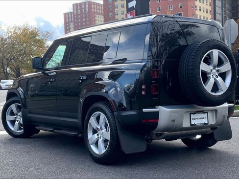 Used 2025 Land Rover Defender 110 S image 11