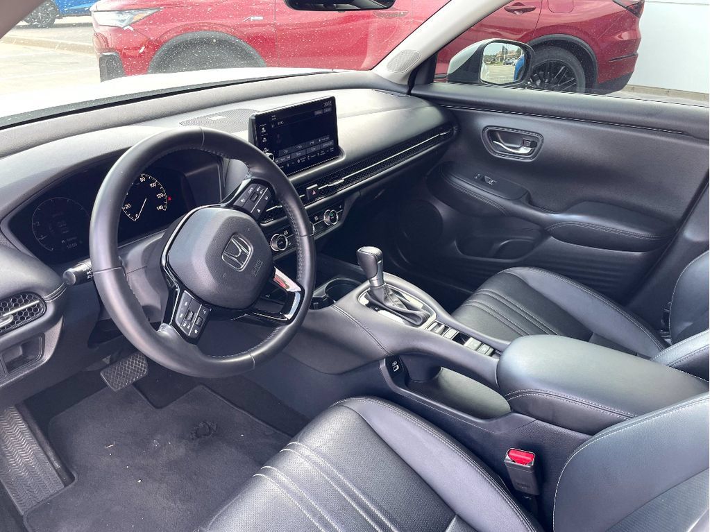 Used 2023 Honda HR-V EX-L image 12
