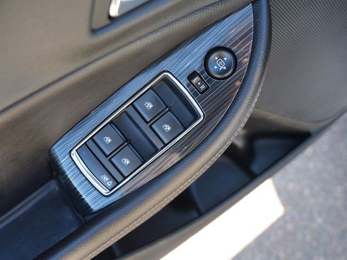 Used 2019 Chevrolet Impala LT FWD image 13