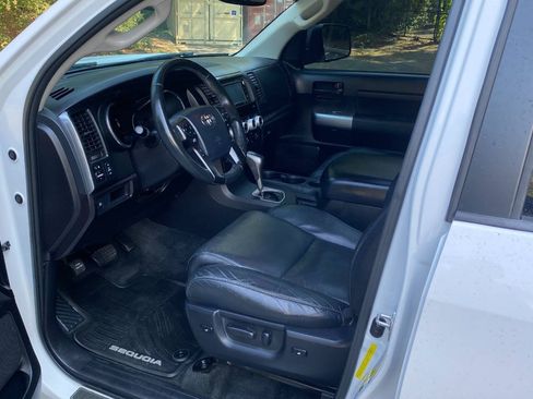 Used 2018 Toyota Sequoia TRD Sport RWD image 12