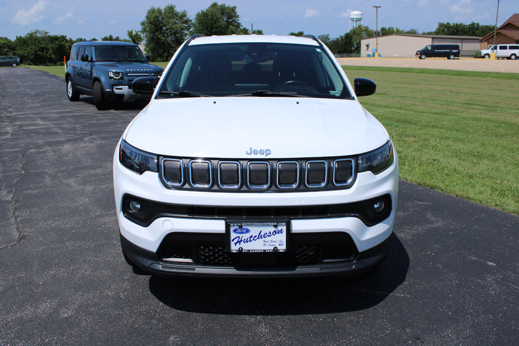 Used 2022 Jeep Compass Latitude AWD/4WD image 2