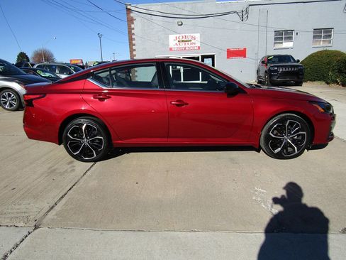 Used 2023 Nissan Altima 2.5 SR image 5