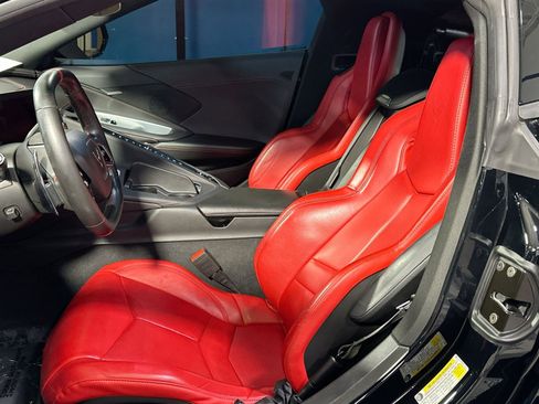 Used 2021 Chevrolet Corvette Stingray Coupe w/ Z51 Performance Package image 13