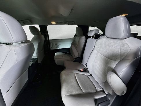 Certified 2026 Toyota Sienna LE AWD/4WD image 21