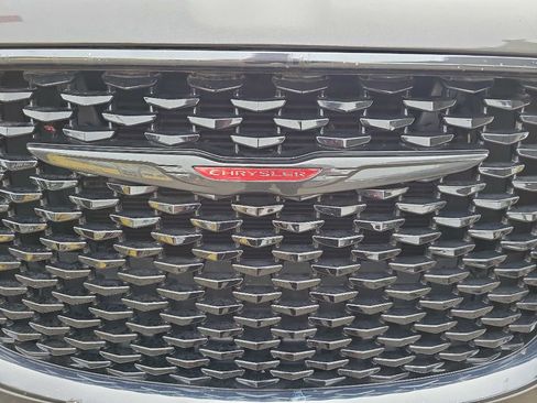 Used 2021 Chrysler 300 S image 22