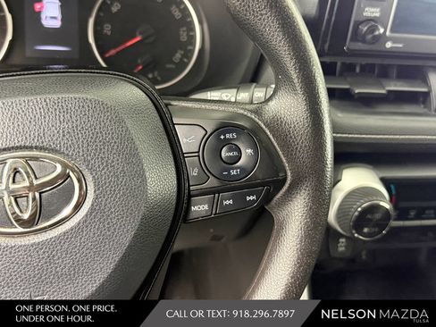 Used 2021 Toyota RAV4 XLE AWD/4WD image 24