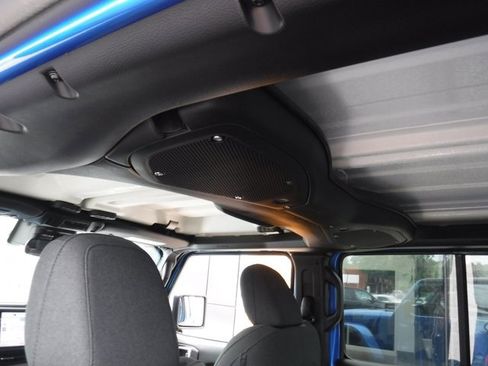 New 2025 Jeep Gladiator Willys image 37