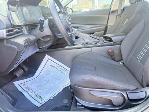 Used 2024 Hyundai Elantra SEL FWD image 5