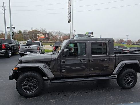 New 2026 Jeep Gladiator Sport image 5