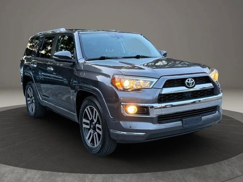 Used 2016 Toyota 4Runner Limited image 3