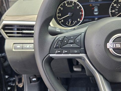 Used 2025 Nissan Altima 2.5 SV FWD image 28