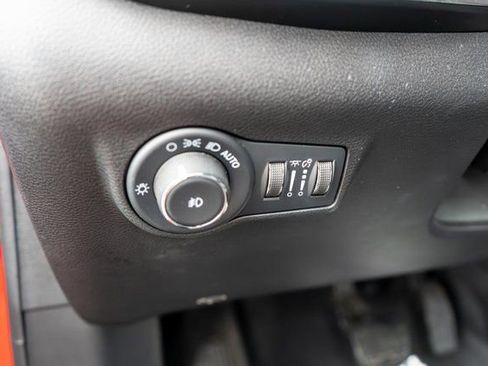 Used 2022 Jeep Compass Limited w/ (RED) Package image 25