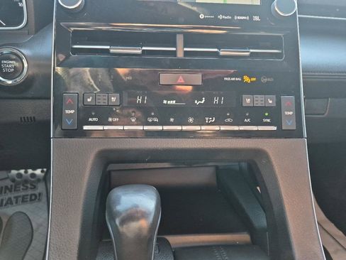 Used 2022 Toyota Avalon Touring w/ Advanced Safety Package image 19
