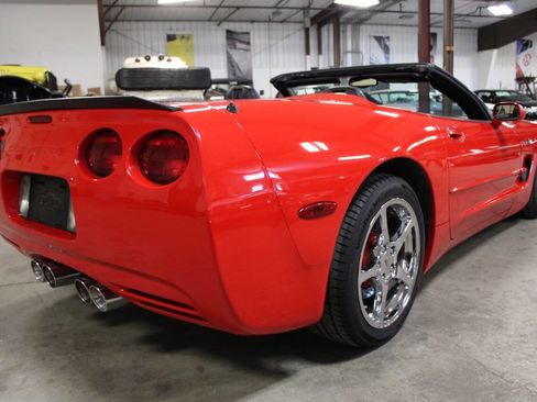 Used 2004 Chevrolet Corvette Convertible w/ Preferred Equipment Group image 26