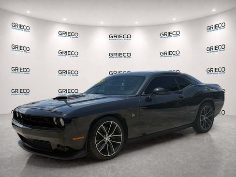 Used 2016 Dodge Challenger R/T Scat Pack RWD image 3