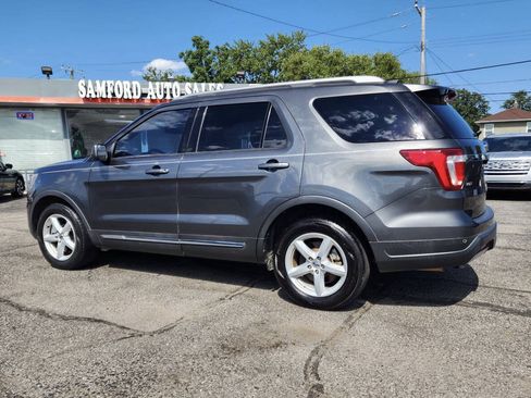 Used 2019 Ford Explorer XLT FWD image 4