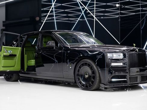 Used 2023 Rolls-Royce Phantom Sedan w/ The Phantom Package image 7