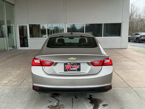 Used 2022 Chevrolet Malibu LS image 21