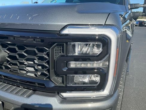 New 2026 Ford F250 Lariat w/ Black Appearance Package image 9