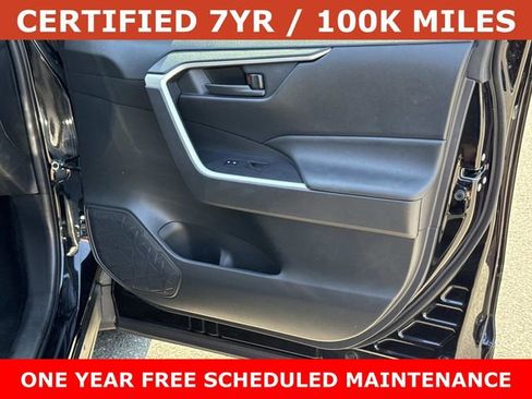 Used 2025 Toyota RAV4 LE AWD/4WD image 8