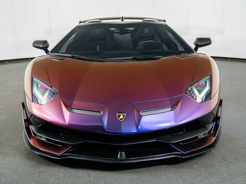 Used 2021 Lamborghini Aventador SVJ AWD/4WD image 3