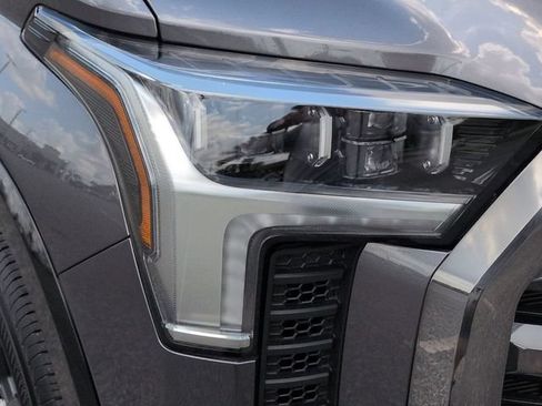 Used 2022 Toyota Tundra Platinum AWD/4WD image 10