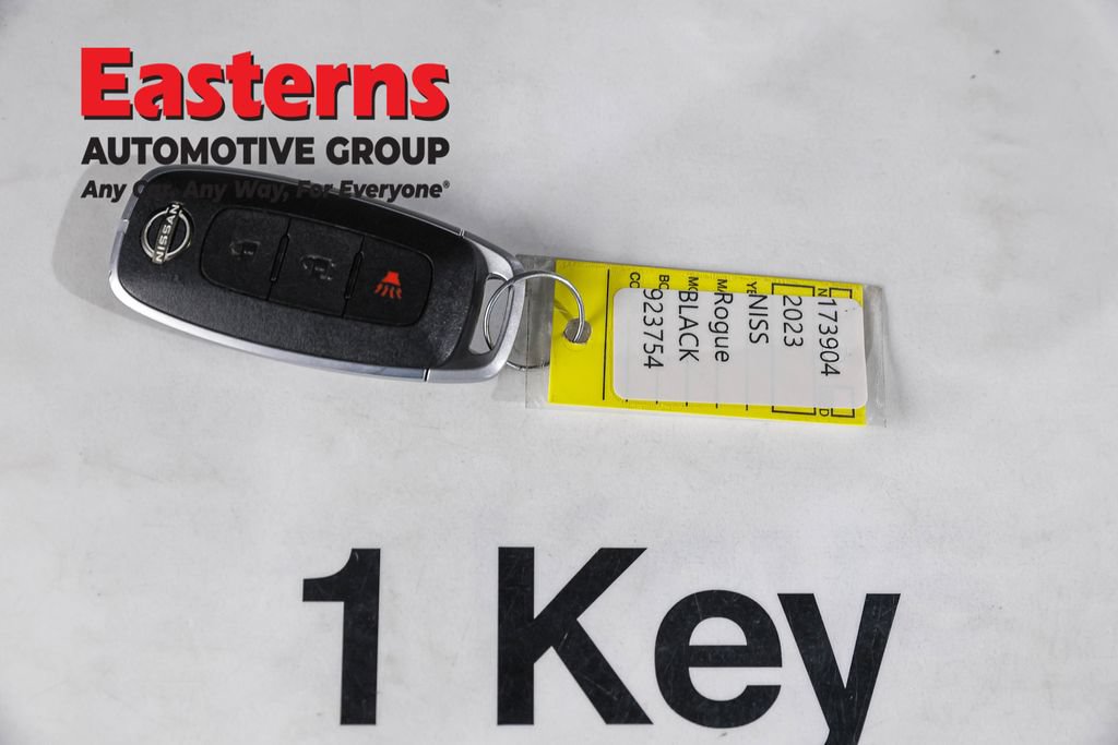 Used 2023 Nissan Rogue S AWD/4WD image 27
