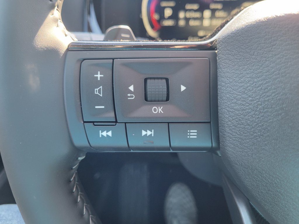 New 2026 Nissan Pathfinder SL AWD/4WD image 17