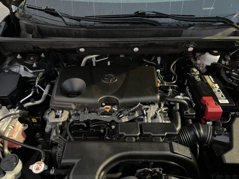 Used 2021 Toyota RAV4 XLE image 13