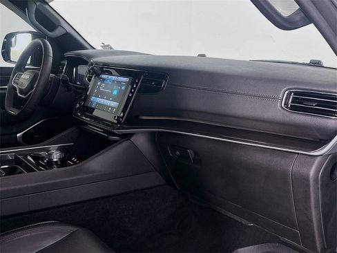 Used 2023 Jeep Wagoneer 2WD image 33