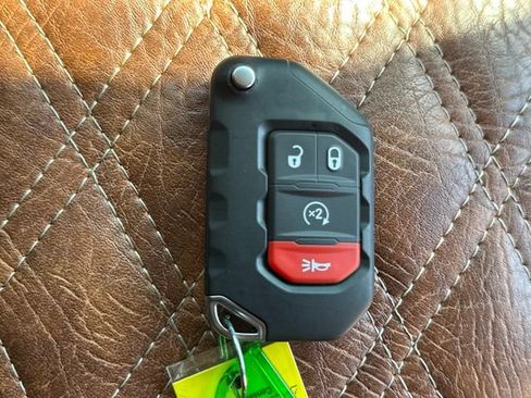 Used 2022 Jeep Gladiator Rubicon w/ LED Lighting Group AWD/4WD image 37
