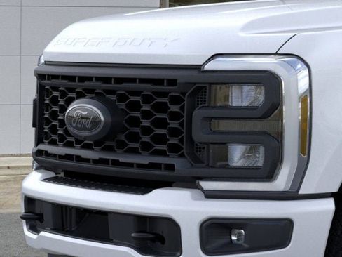 New 2025 Ford F350 Lariat w/ Lariat Ultimate Package image 17