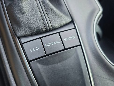 Certified 2022 Toyota Camry SE FWD image 7