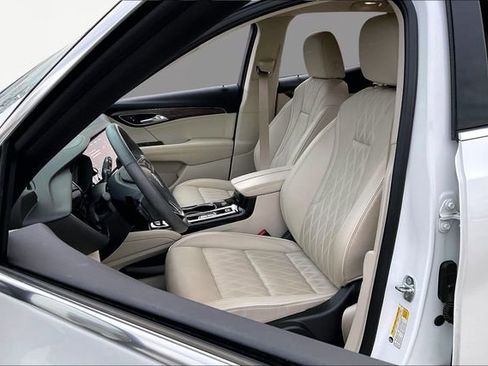Used 2023 Buick Envision Avenir image 15